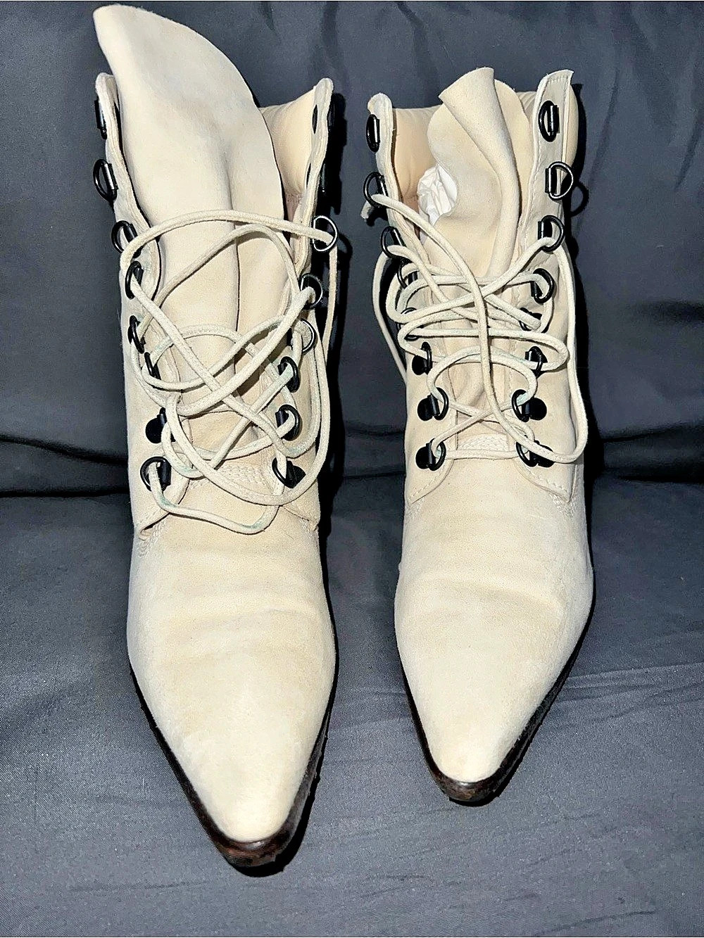 Manolo Blahnik Pointed Toe Lace-Up Heeled Boots in Cream US 6.5